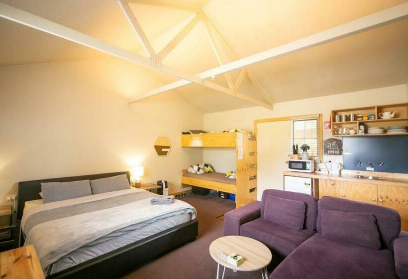 إستوديو قياسى, 3 Hills At The Good Place