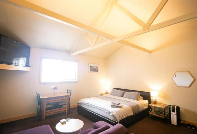 إستوديو قياسى, 3 Hills At The Good Place