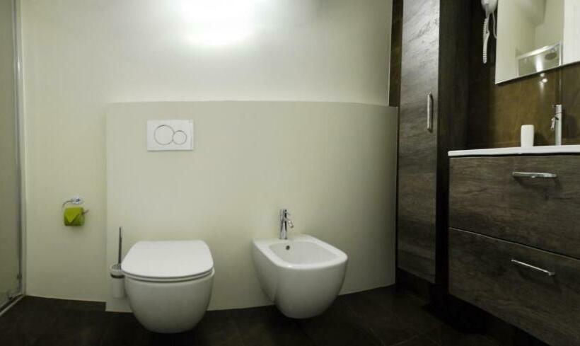 غرفة قياسية ثلاثية, Iseo Lake