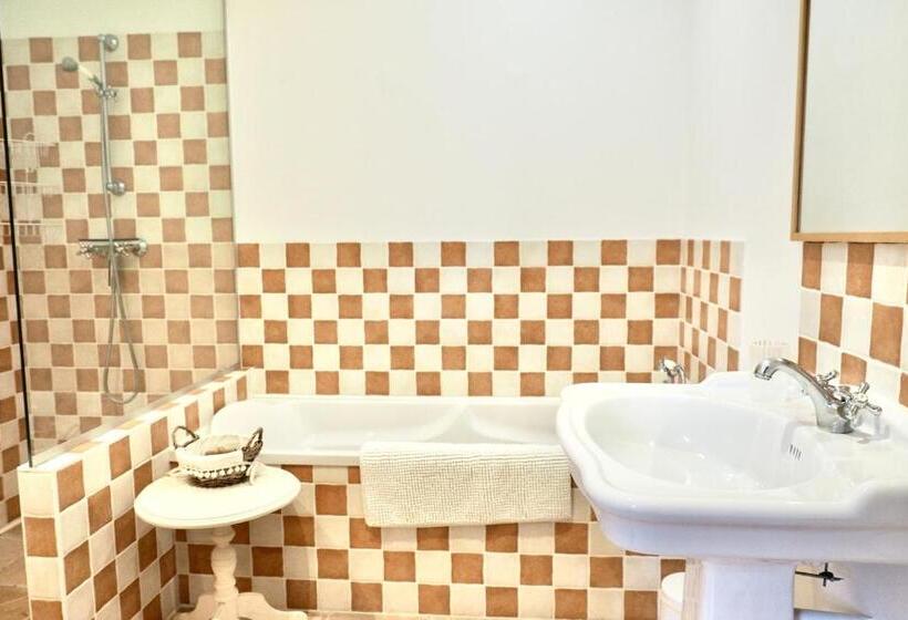 غرفة ديلوكس, Logis Du Paradis