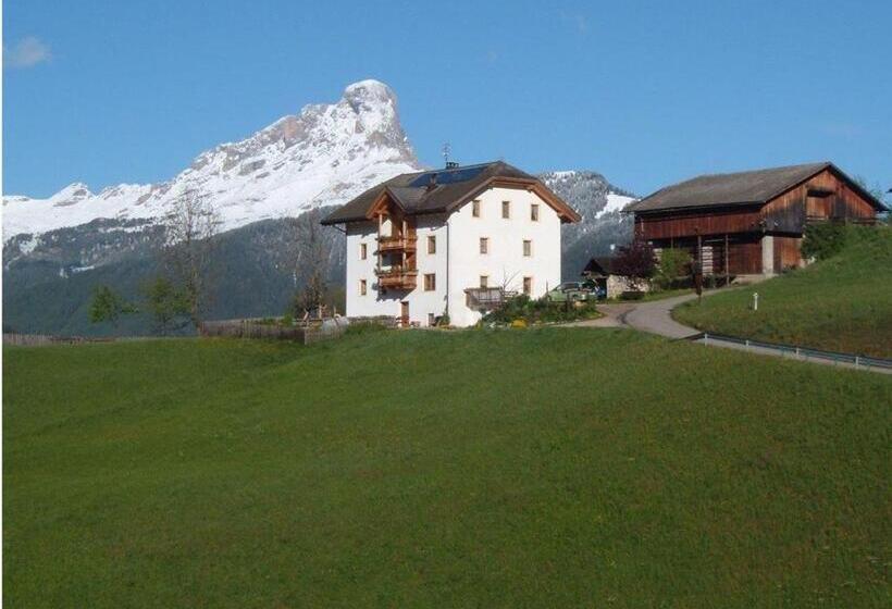 テラスつきの２ベッドルームアパートメント, Agriturismo Ciablun