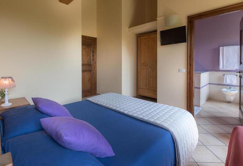 스탠다드 트리플 룸 가든 전망, Badia Agriturismo