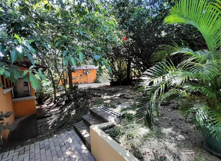 标准三人间, Cabinas La Playa