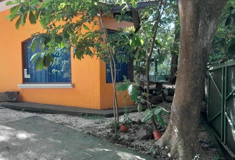 标准三人间, Cabinas La Playa