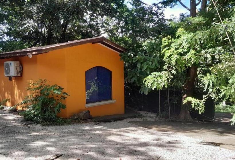 标准三人间, Cabinas La Playa