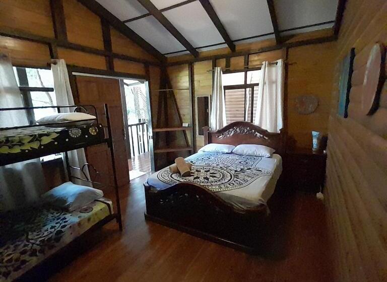 标准平房, Cabinas La Playa