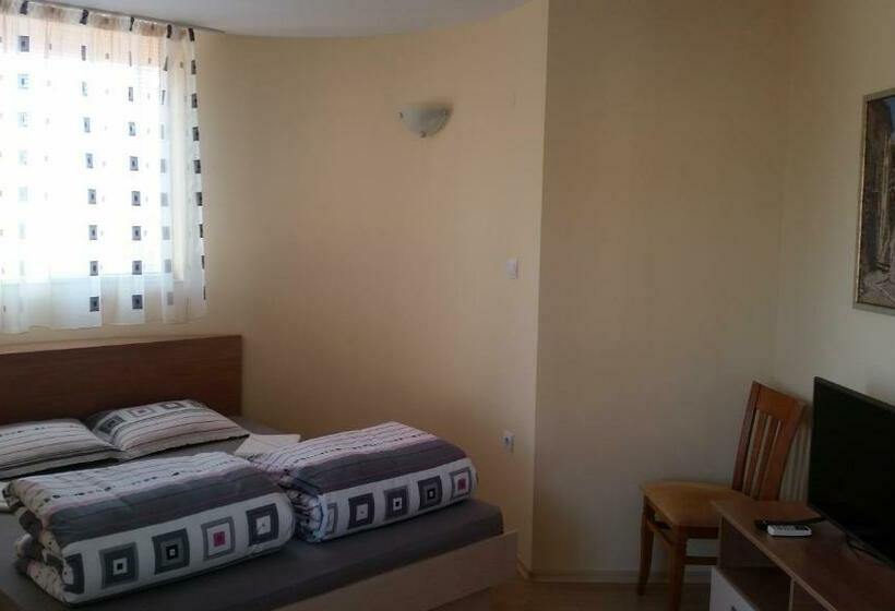 חדר סטנדרט לשלושה עם מרפסת, Complex Diva