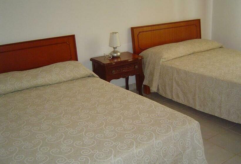 شقة غرفتين, Villas Del Monteón