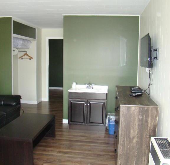 جناح, Paddock Inn