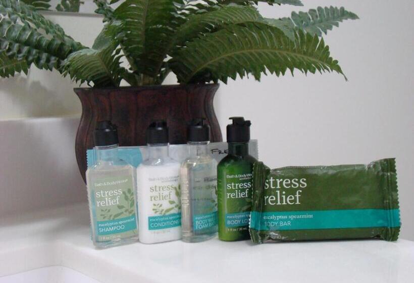 جناح, Paddock Inn