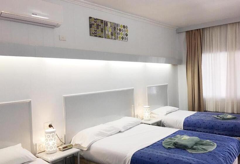 חדר משפחתי, Motel St Arnaud