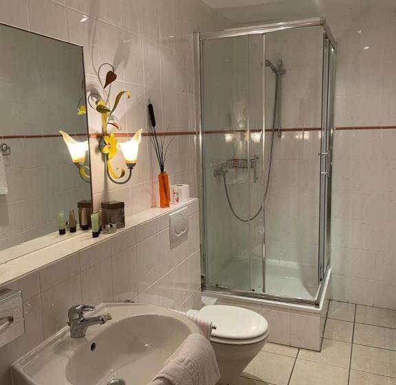 Quarto Triplo Comfort, Landhaus Tannenhof