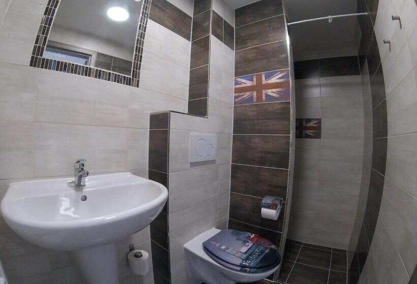 デラックススタジオ, Penzion U Hada