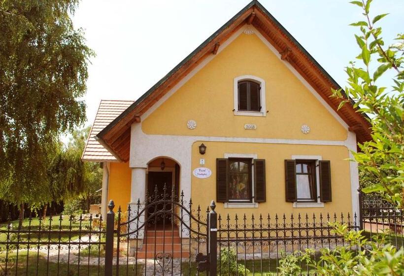 Номер Стандарт с Балконом, Vazul Vendégház