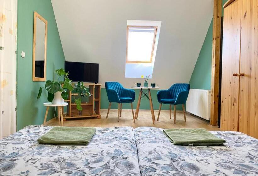 Номер Стандарт с Балконом, Vazul Vendégház