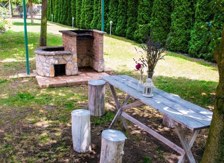 Апартаменты 1 Спальня, Vazul Vendégház