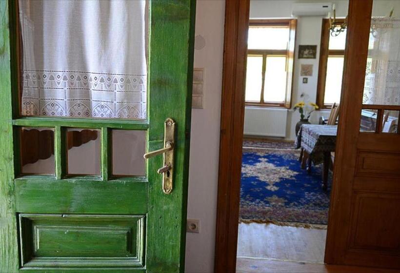 スタンダードトリプルルーム, Zengőalja Vendégház