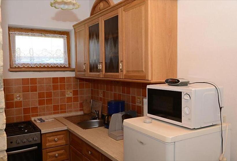 スタンダードトリプルルーム, Zengőalja Vendégház