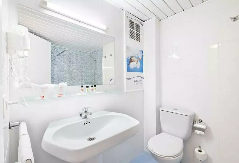 اتاق استاندارد با چشمانداز استخر, Azuline Hotel Pacific