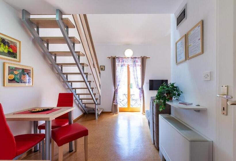 발코니가 있는 바다전망 스탠다드 스튜디오, Cina Apartments