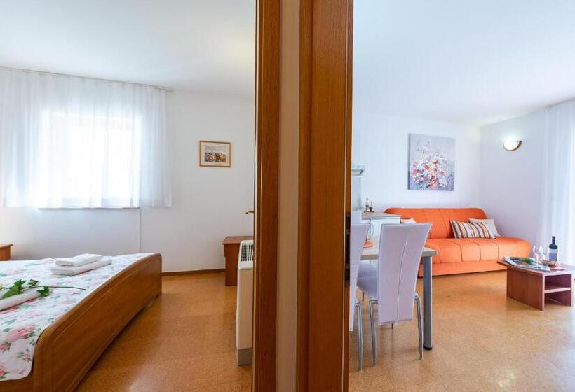 침실1개 아파트 발코니 바다 전망, Cina Apartments