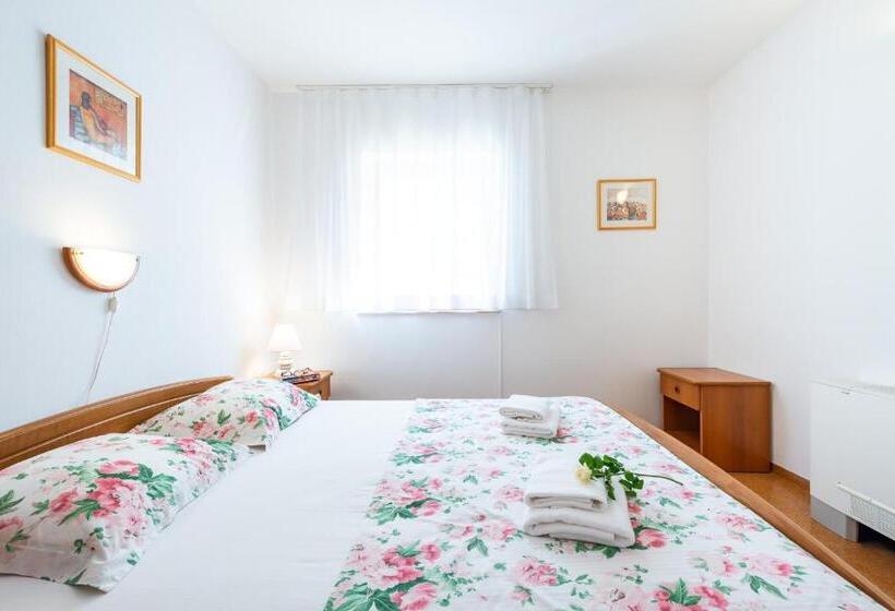 침실1개 아파트 발코니 바다 전망, Cina Apartments