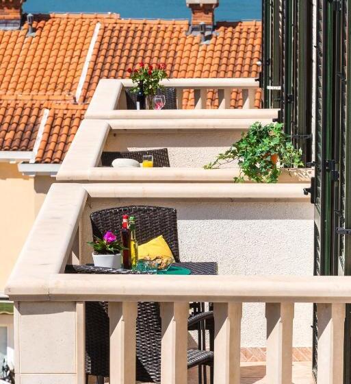 스탠다드 발코니 룸 바다 전망, Cina Apartments