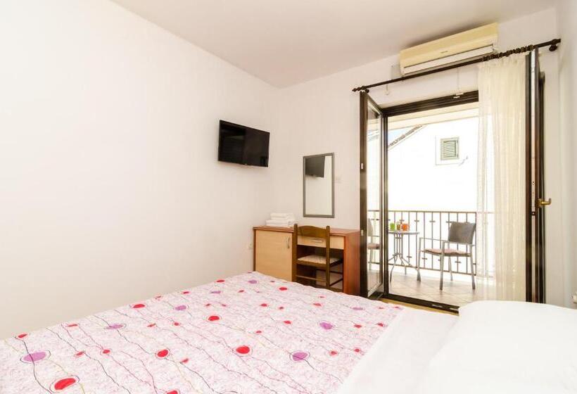 Номер Стандард Боковой Вид на Море с Балконом, Cina Apartments