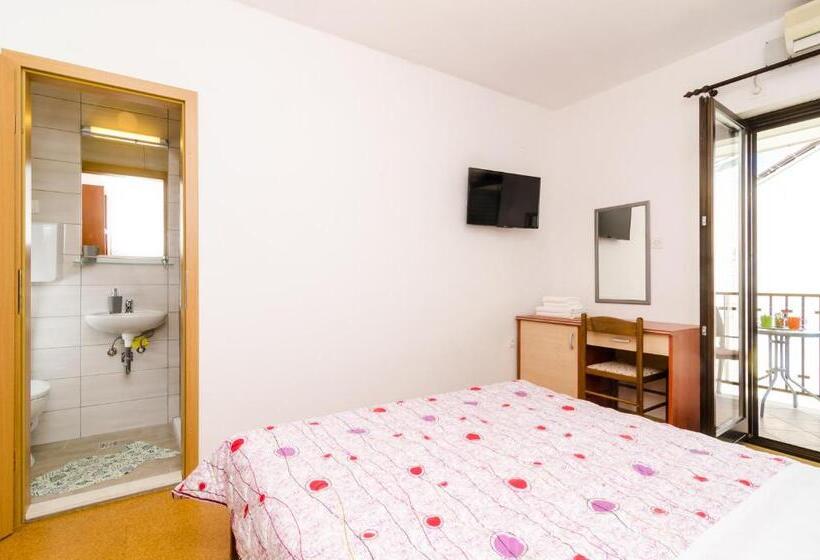 스탠다드 발코니 룸 측면 바다 전망, Cina Apartments