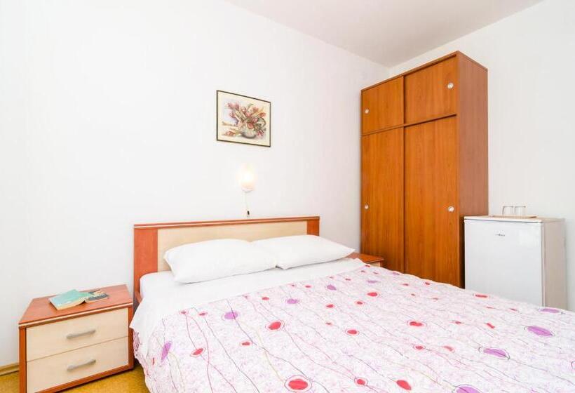 스탠다드 발코니 룸 측면 바다 전망, Cina Apartments