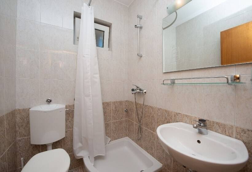 침실1개 아파트 발코니 바다 전망, Cina Apartments