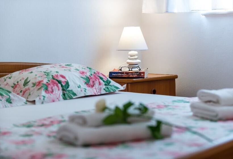 침실1개 아파트 발코니 바다 전망, Cina Apartments