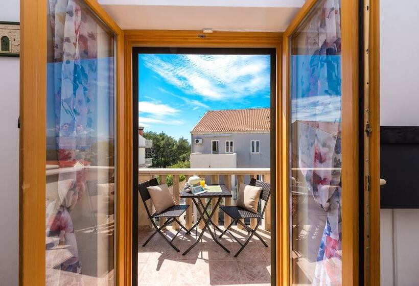 발코니가 있는 바다전망 스탠다드 스튜디오, Cina Apartments