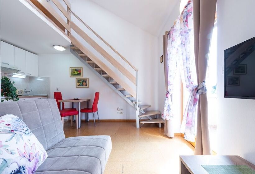 발코니가 있는 바다전망 스탠다드 스튜디오, Cina Apartments