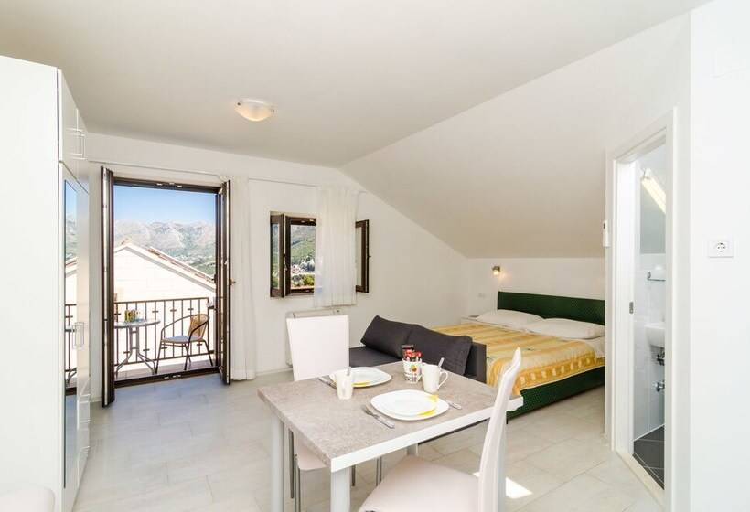 Comfort studio with sea view, Cina Apartments