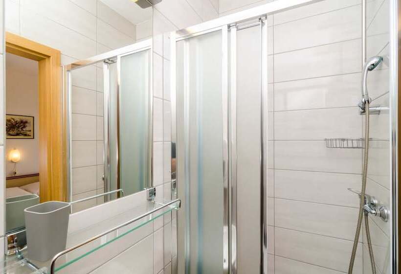 스탠다드 발코니 룸 바다 전망, Cina Apartments