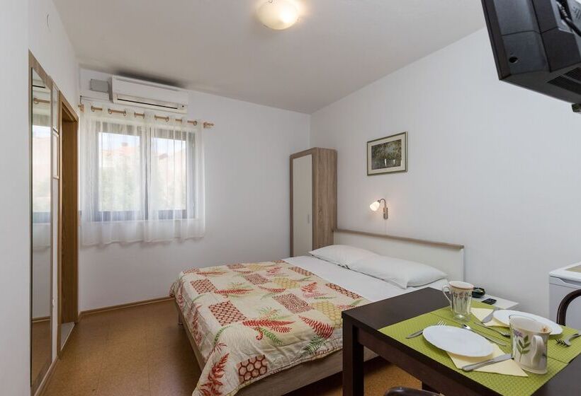 기본룸, Cina Apartments