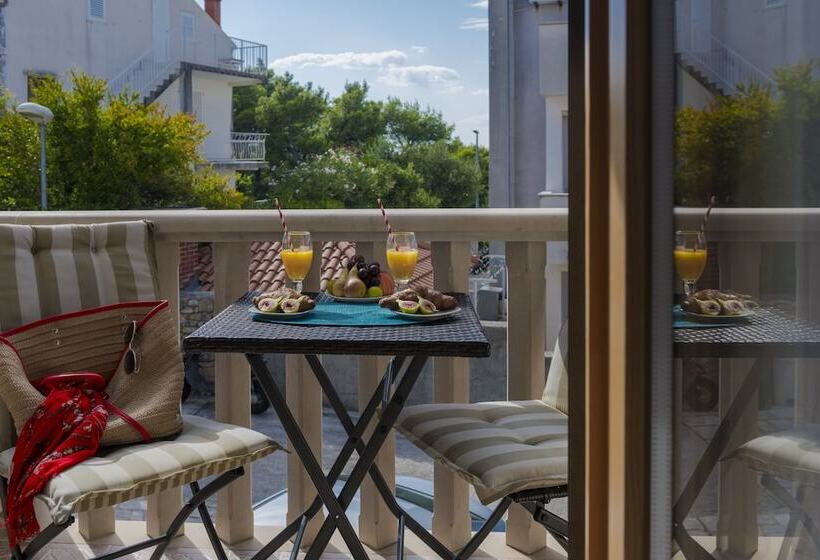 침실1개 아파트 발코니 바다 전망, Cina Apartments