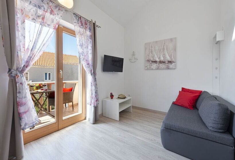 발코니가 있는 바다전망 스탠다드 스튜디오, Cina Apartments