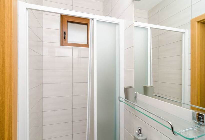 스탠다드 발코니 룸 바다 전망, Cina Apartments