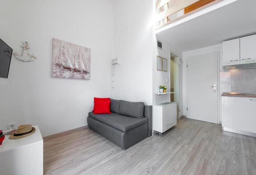 Студио Стандарт Вид на Море с Балконом, Cina Apartments