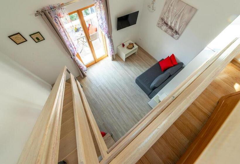 발코니가 있는 바다전망 스탠다드 스튜디오, Cina Apartments