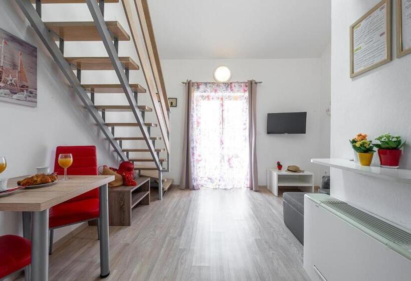 Студио Стандарт Вид на Море с Балконом, Cina Apartments