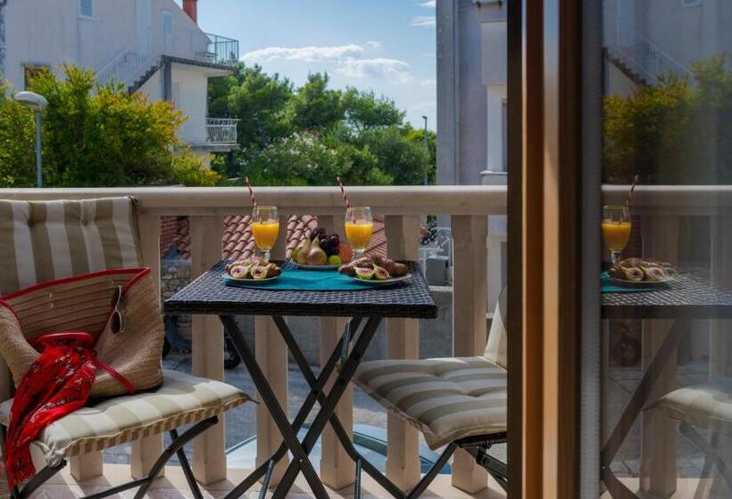 Апартаменты 1 Спальня Вид на Море с Балконом, Cina Apartments