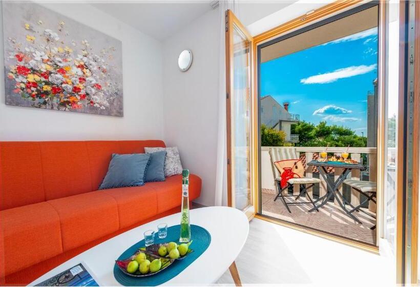 Апартаменты 1 Спальня Вид на Море с Балконом, Cina Apartments