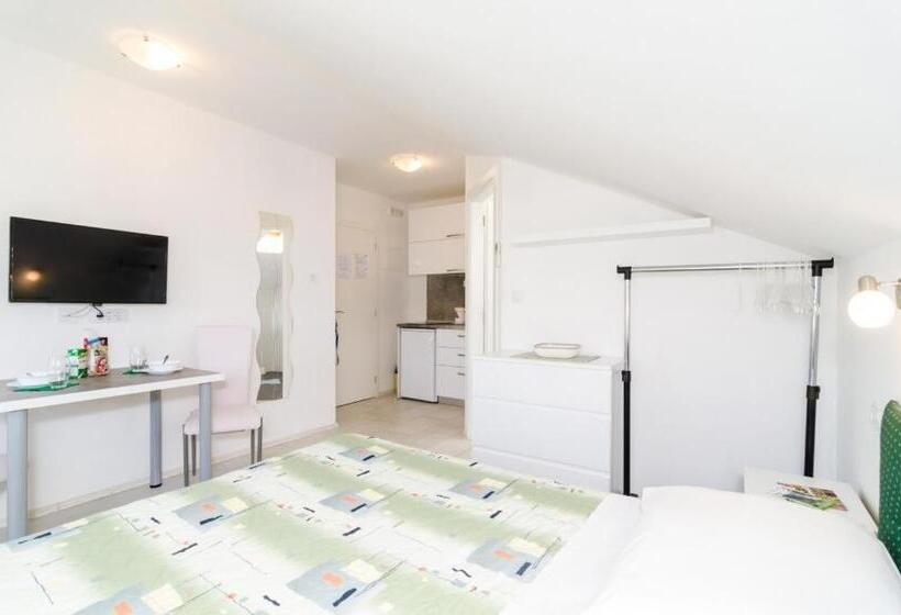 스탠다드 스튜디오 정원 전망, Cina Apartments