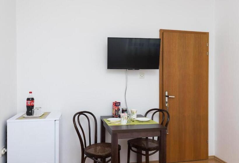 기본룸, Cina Apartments