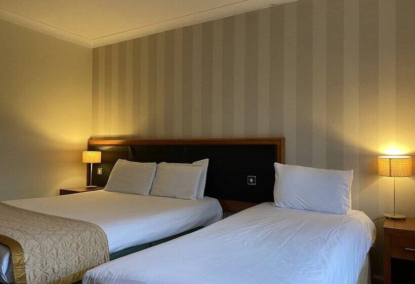 Pokój Standard Trzyosobowy, Brook Mollington Banastre Hotel & Spa