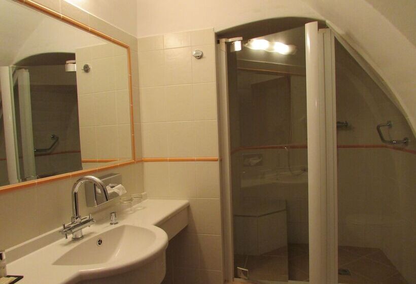 חדר סטנדרט, Grand