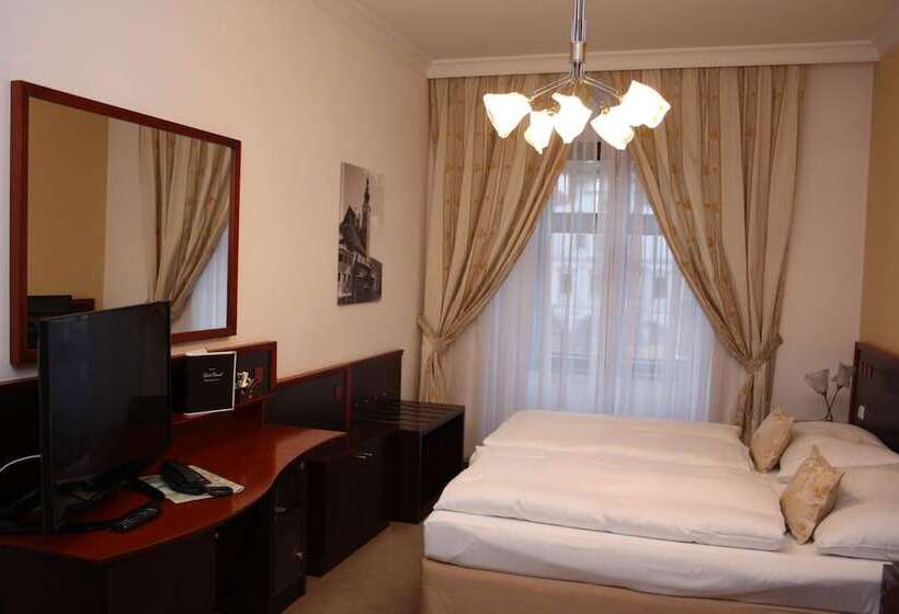 Standard Room, Grand